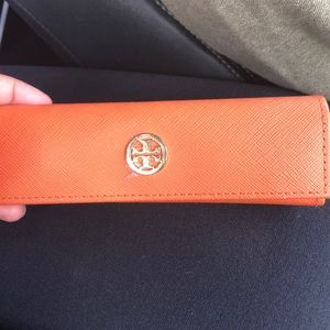 Eyeglasses pouch